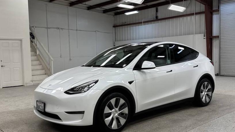 TESLA MODEL Y 2021 5YJYGDEE3MF204678 image